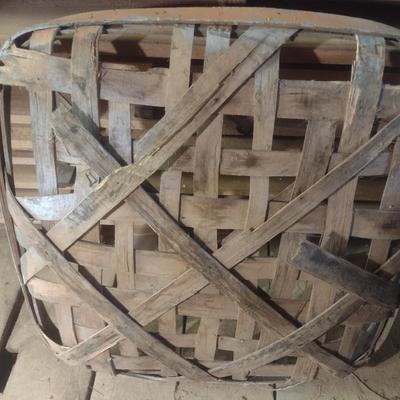 Vintage Authentic Splint Wood Tobacco Leaf Market Basket (G)