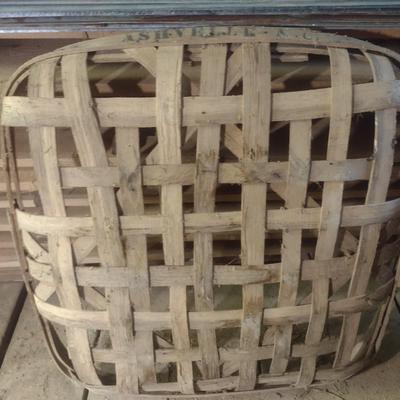 Vintage Authentic Splint Wood Tobacco Leaf Market Basket Asheville, NC (P).