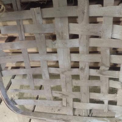 Pair of Vintage Authentic Splint Wood Tobacco Leaf Market Baskets (U)