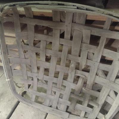 Pair of Vintage Authentic Splint Wood Tobacco Leaf Market Baskets (W)