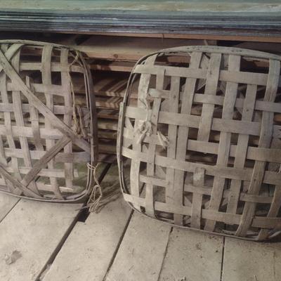 Pair of Vintage Authentic Splint Wood Tobacco Leaf Market Baskets (W)