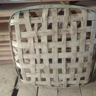 Vintage Authentic Splint Wood Tobacco Leaf Market Basket (Y)