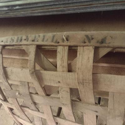 Pair of Asheville, NC Vintage Authentic Splint Wood Tobacco Leaf Market Baskets (Z)