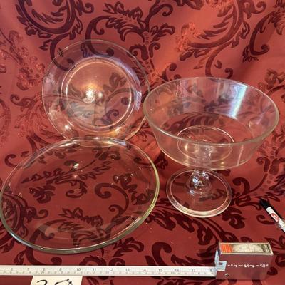 Pedestal Bowl and Plates
