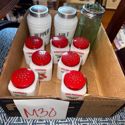 Sale Photo Thumbnail #990: M30-Spice/salt and pepper shakers