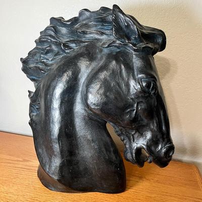 Lot 113 Chalk ware horse head