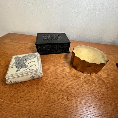 Lot 117 Trinket boxes
