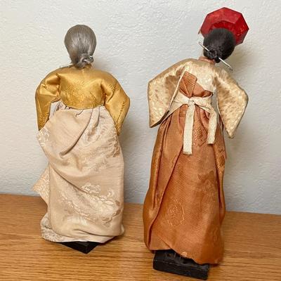 Lot 123 Oriental figures
