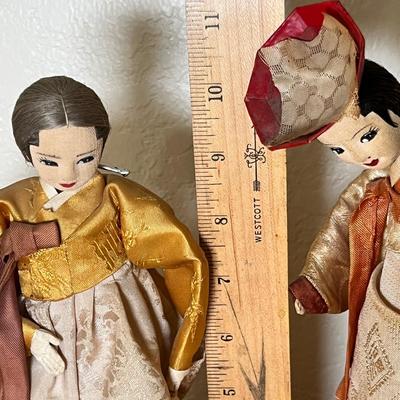 Lot 123 Oriental figures