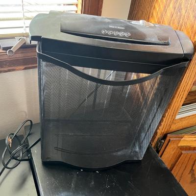 Lot 144 Paper Shredder