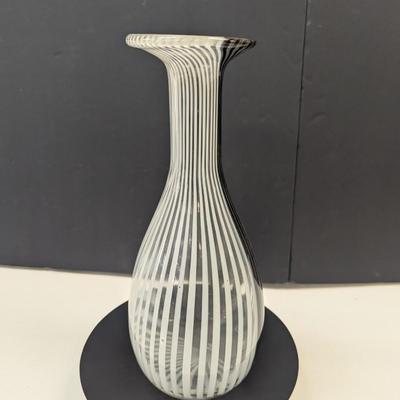 Sale Photo Thumbnail #931: 1960's Venini Design Murano Black & White Swirl Vase