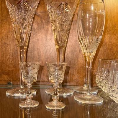 Sale Photo Thumbnail #1073: M53- Glassware