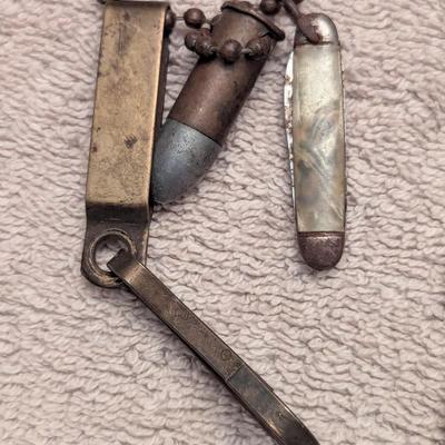 Sale Photo Thumbnail #2782: Array Of Vintage Military Items