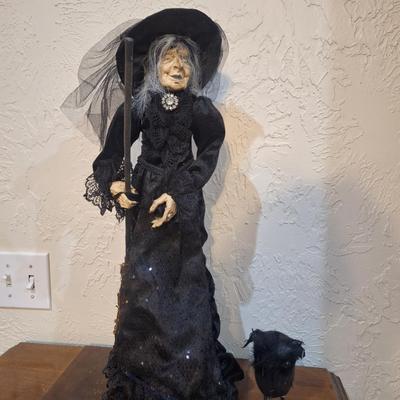 Witch figurine and small black owl- read descr