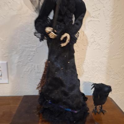 Witch figurine and small black owl- read descr