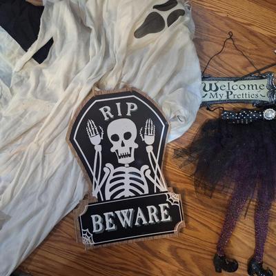 Sale Photo Thumbnail #101: halloween décor