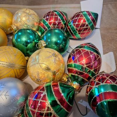 Sale Photo Thumbnail #206: Glass ornaments