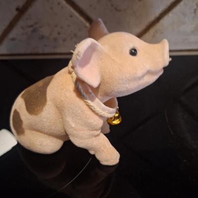 Sale Photo Thumbnail #322: Small bobbling head pig