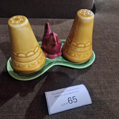Sale Photo Thumbnail #356: salt and pepper shaker with chicken on tray