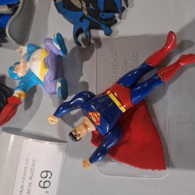 Sale Photo Thumbnail #383: batman auction figures and magnets