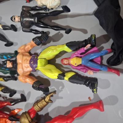 Sale Photo Thumbnail #456: Action figures, mostly batman related