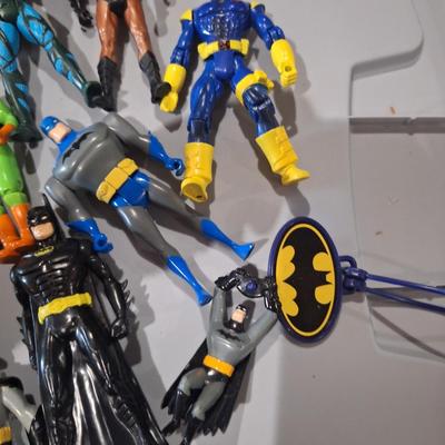Sale Photo Thumbnail #464: Action figures, mostly batman related