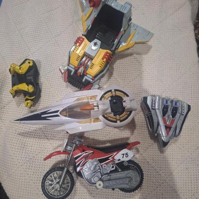 Sale Photo Thumbnail #519: small toys