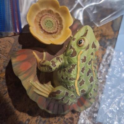 Sale Photo Thumbnail #655: misc animal trinkets, the frog on lily pad is numbered and signed on bottom.