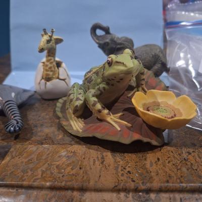 Sale Photo Thumbnail #649: misc animal trinkets, the frog on lily pad is numbered and signed on bottom.