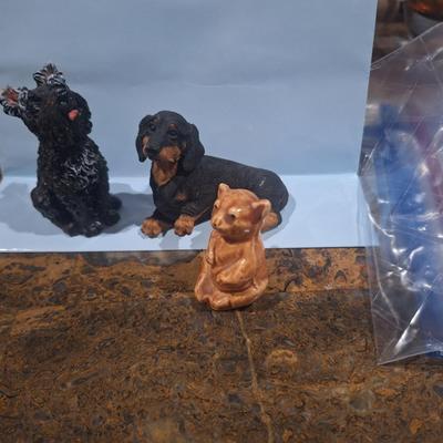 Sale Photo Thumbnail #703: animal figurines