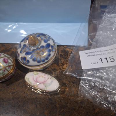 Sale Photo Thumbnail #716: trinket box or ring boxes