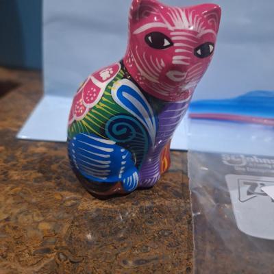 Sale Photo Thumbnail #730: ceramic cat