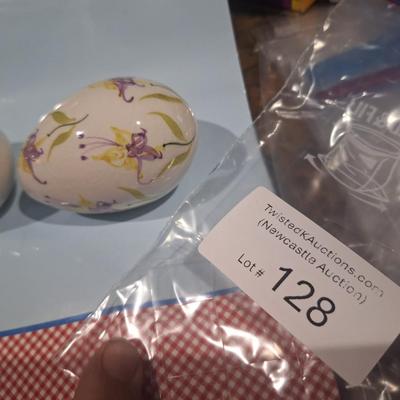 Sale Photo Thumbnail #761: ceramic eggs