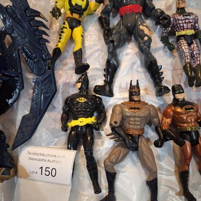 Sale Photo Thumbnail #851: Action figures many are batman related