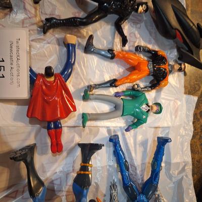 Sale Photo Thumbnail #861: Action figures many are batman related