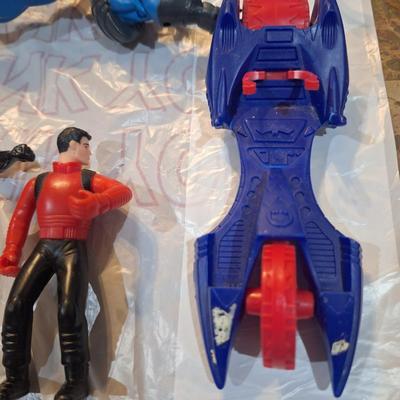 Sale Photo Thumbnail #859: Action figures many are batman related