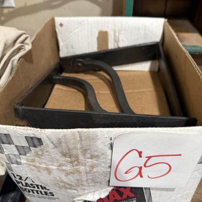 Sale Photo Thumbnail #1128: G5-box of heavy duty shelf brackets