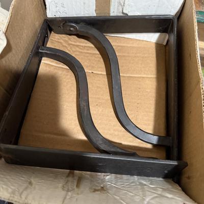 Sale Photo Thumbnail #1129: G5-box of heavy duty shelf brackets