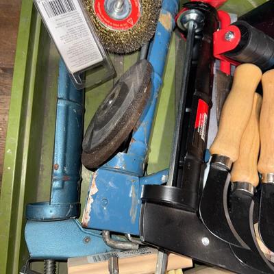 Sale Photo Thumbnail #1151: G11-miscellaneous garage lot