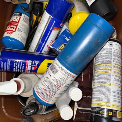 Sale Photo Thumbnail #1174: G19-Tote of Garage Items