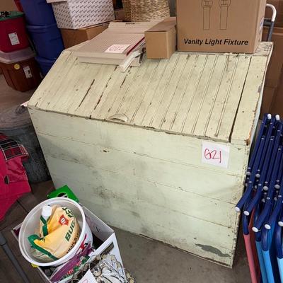 Sale Photo Thumbnail #1180: G21-large wooden and hinged box