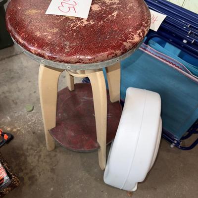 Sale Photo Thumbnail #1190: G25-stool and raised toilet seat