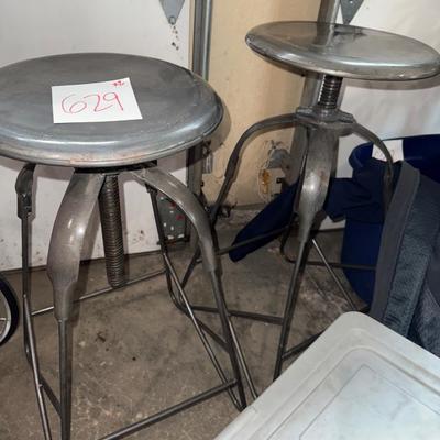 Sale Photo Thumbnail #1200: G29 heavy duty adjustable barstools
