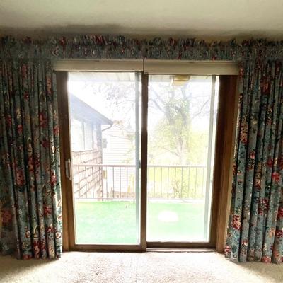 Sale Photo Thumbnail #789: curtains do not close as you see in the pictures. the material is busy/happy/fun
