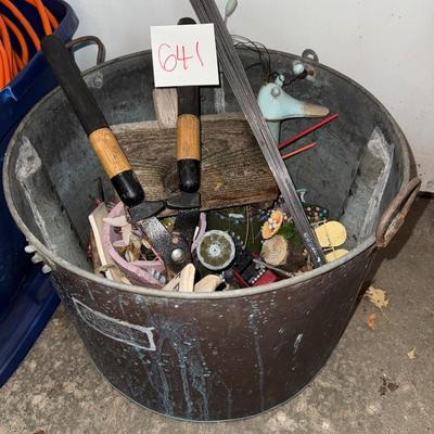 Sale Photo Thumbnail #1248: G41-Bucket of garage/garden items