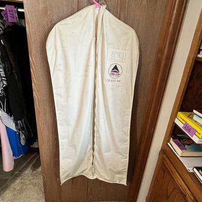 Lot 178 Vintage Delta Airlines Clothing bag
