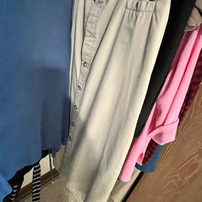 Lot 179 Lot of ladies clothes