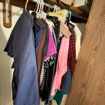 Lot 179 Lot of ladies clothes