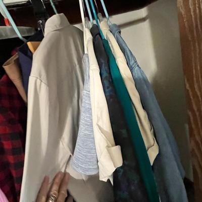 Lot 179 Lot of ladies clothes