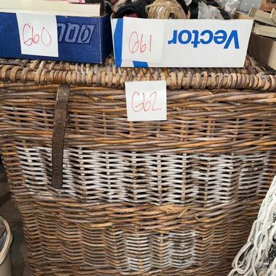 Sale Photo Thumbnail #1303: G62-large wicker lidded trunk/basket